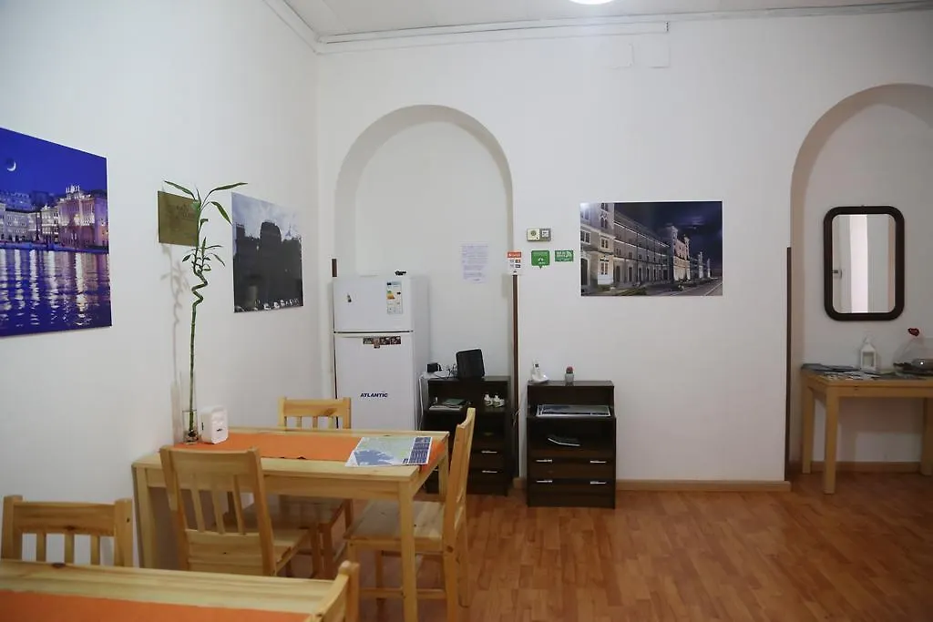 B&B Porto Vecchio ROOMS - Stazione Centrale Trieste-1